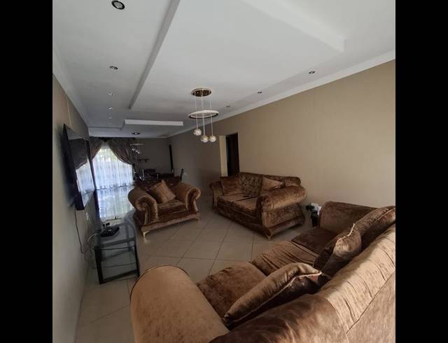 3 BEDROOM HOUSE FOR SALE IN AMANDASIG